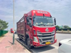 Dongfeng Liuzhou Chenglong H5 220 hp 4X2 6.8 m - ფოტო 3