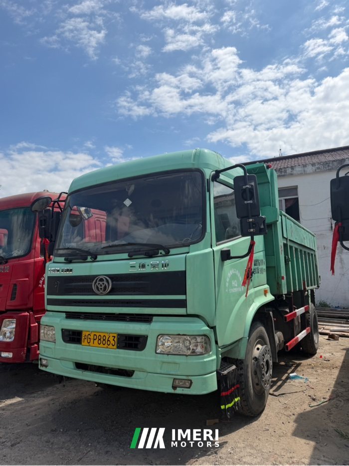 Sanhuan 180 hp 4X2 4.5 m - truck from China