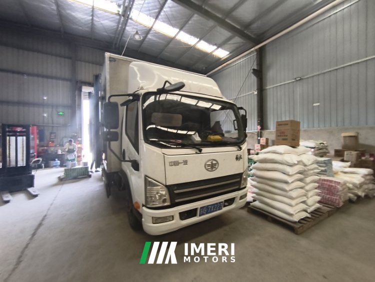 FAW Jiefang J5K 130 hp 4X2 5.9 m - truck from China
