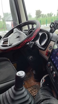 Dongfeng X3 290 hp 6X2 7.8 m - photo 5