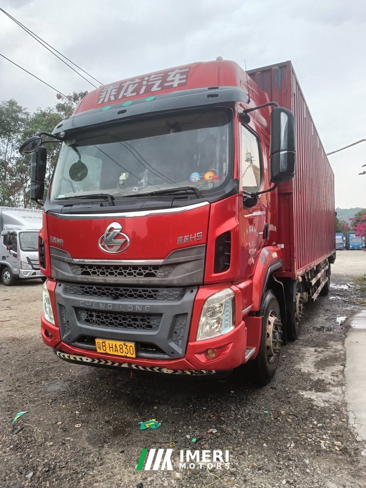 2018 Dongfeng Liuzhou Chenglong H5 245 hp 6X2 9.7 m