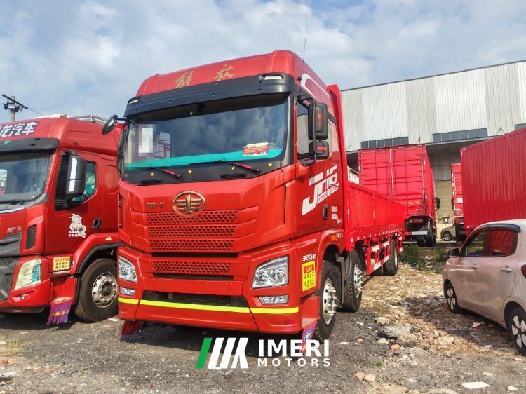 2022 FAW Jiefang JH6 320 hp 6X2 9.6 m