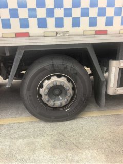 Foton Auman GTL 320 hp 6X2 9.6 m - photo 5