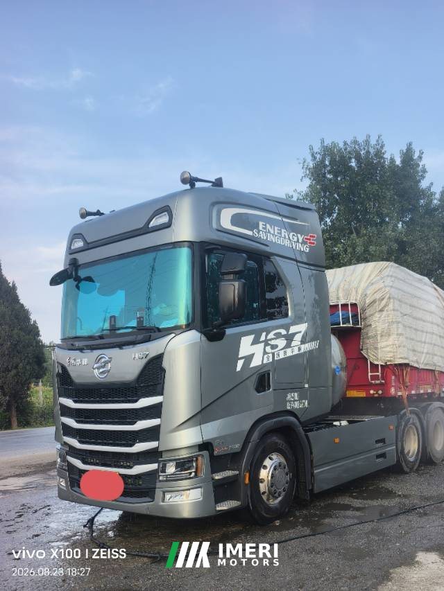 Dongfeng Huashen HS7 630 hp 6X4 - truck from China