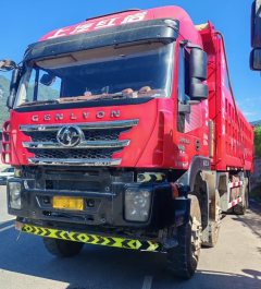 SAIC Hongyan Genlyon 560 hp 8X4 7.6 m - ფოტო 1