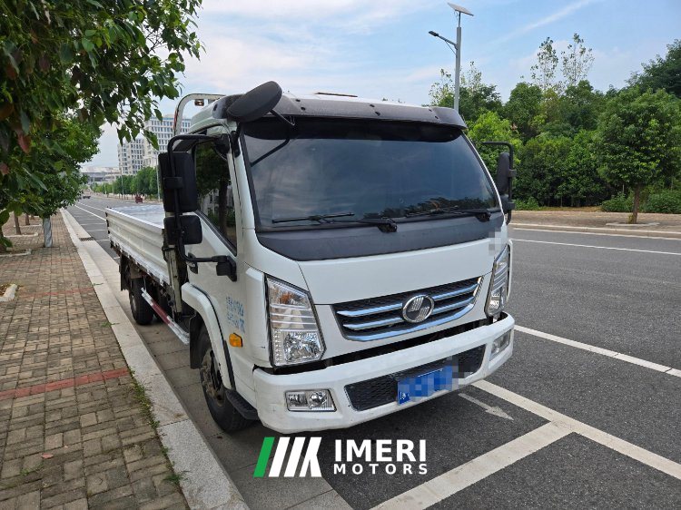 SAIC Yuejin X 143 hp 4X2 4.17 m - грузовик из Китая