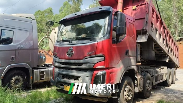 Dongfeng Liuzhou Chenglong H7 350 hp 8X4 7.6 m - грузовик из Китая