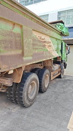 SAIC Hongyan Genlyon 360 hp 6X4 5.8 m - фото 5