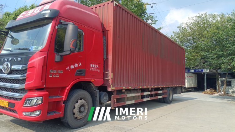 2022 SAIC Hongyan 210 hp 4X2 9.6 m