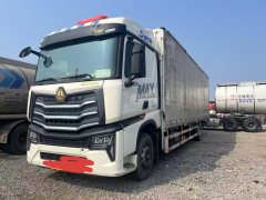 Sinotruk HOWO Max 350 hp 4X2 9.6 m - фото 1