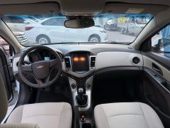 2015 Chevrolet Cruze Sedan 2015 1.5 AT ClassicSE #9