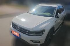 2017 Volkswagen Tiguan L 2017 1.8T AT 330TSIFlagshipFWD #1