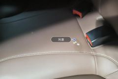 მარცხენა უკანა Seat