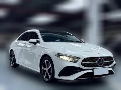 2022 Mercedes-Benz A-Class 2023 1.3T AT A 200 L Fashion #3