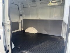 2021 Maxus V80 2021 2.0T AT PLUS AMTVanVANSWBSuperLow Roof3Seat #8