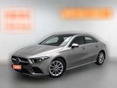 2020 Mercedes-Benz A-Class 2020 1.3T AT A200LSportsedan chair #1
