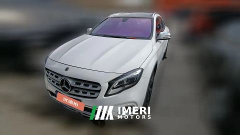 2018 Mercedes-Benz GLA-Class 2017 2.0T AT GLA220Fashion4WD