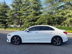2024 Mercedes-Benz A-Class 2023 1.3T AT A 200 L Fashion #4