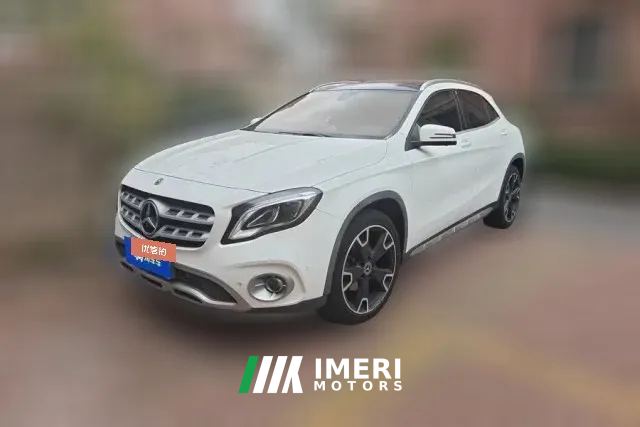 2018 Mercedes-Benz GLA-Class 2017 2.0T AT GLA220Fashion4WD