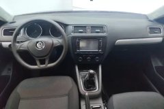 2016 Volkswagen Sagitar 2015 1.6 MT Fashion #12