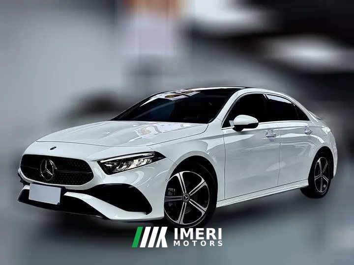2022 Mercedes-Benz A-Class 2023 1.3T AT A 200 L Fashion