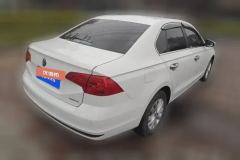 2017 Volkswagen Bora Sedan 2017 1.6 MT Fashion #3
