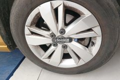 Right Front Wheel Hub