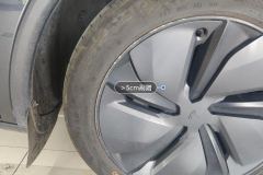 Right Front Wheel Hub