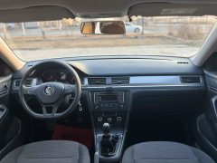 2017 Volkswagen Bora Sedan 2016 1.6 MT Fashion #5