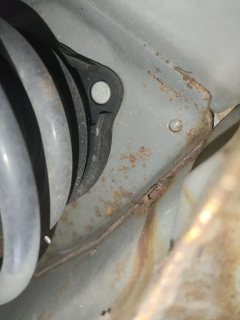 Right Front Shock Absorber Mount