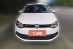2015 Volkswagen Polo Hatchback 2014 1.4 MT Fashion #2