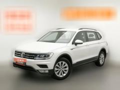 2018 Volkswagen Tiguan L 2017 1.8T AT 330TSIFashionFWD #1