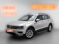 2018 Volkswagen Tiguan L 2017 1.8T AT 330TSIFashionFWD #1