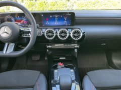 2024 Mercedes-Benz A-Class 2023 1.3T AT A 200 L Fashion #21