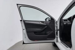 2017 Volkswagen Sagitar 2017 1.6 MT Comfort #11