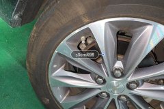Right Front Wheel Hub