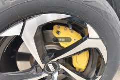 Right Front Wheel Hub