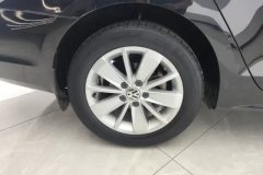 2016 Volkswagen Sagitar 2015 1.6 MT Fashion #6