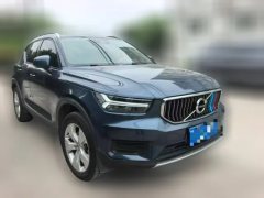 2022 Volvo XC40 2022 T4 AWD Smart Fashion Edition #2