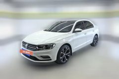 2016 Volkswagen Bora Sedan 2016 1.6 AT Fashion #1