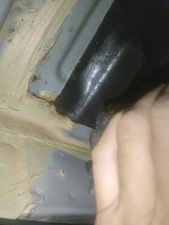 Прав. Задн. Floor Sound Seal