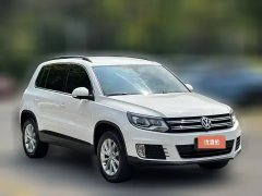 2016 Volkswagen Tiguan 2016 1.8T AT 300TSIFashionFWD #3