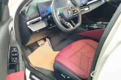 2025 BMW 5 Series 2025 530Li xDrive MSport Pkg #9