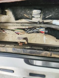 Right Sill Harness