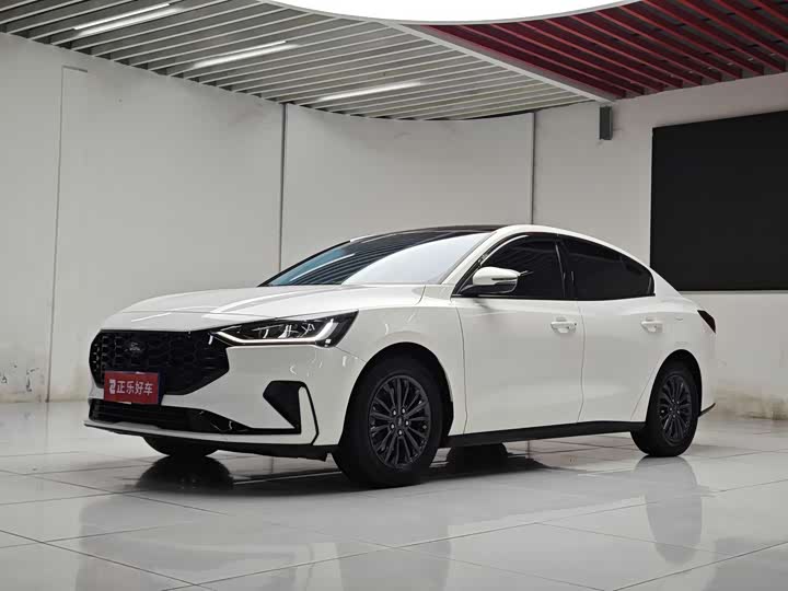Focus 2022 sedan EcoBoost 180 automatic racing version