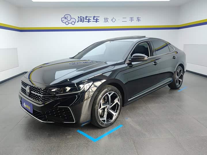 Passat 2025 Outstanding Model 330TSI Starry Sky Elite Edition