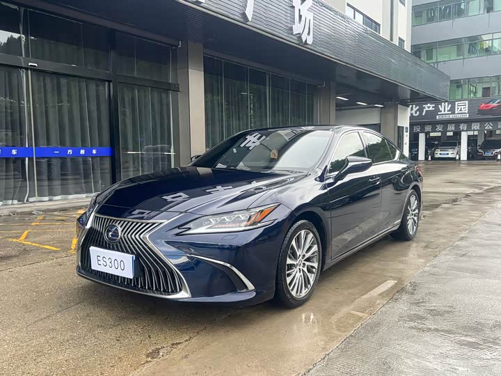 Lexus ES 2020 300h Exclusive Edition National V