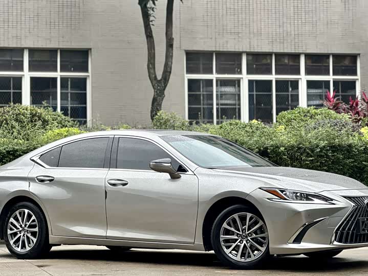 Lexus ES 2021 200 Excellence Edition