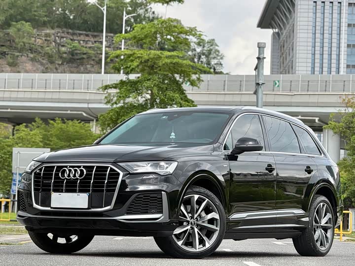 Audi Q7 2022 55 TFSI quattro S line sports
