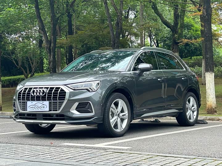 Audi Q3 2022 35 TFSI Fashionable and Dynamic